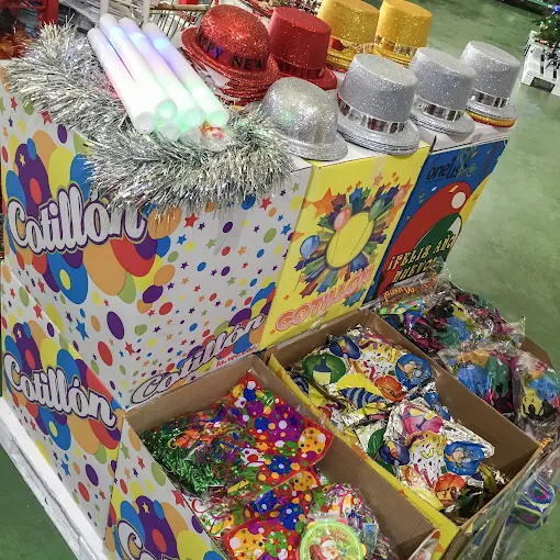 Expositor de cotillón en la tienda
