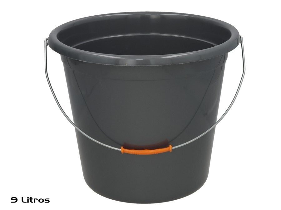 [146814] CUBO PLASTICO CEDRO 9 L
